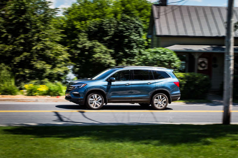 Illustration for article titled The 2017 Honda Pilot Is For When You Just Can't Buy The Damn Minivan